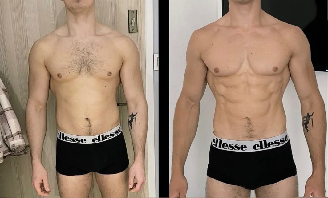 Mężczyzna w bieliźnie, prezentujący porównanie sylwetki przed i po treningu, widoczne zmiany w muskulaturze brzucha i ramion, z tatuażem na lewym ramieniu.