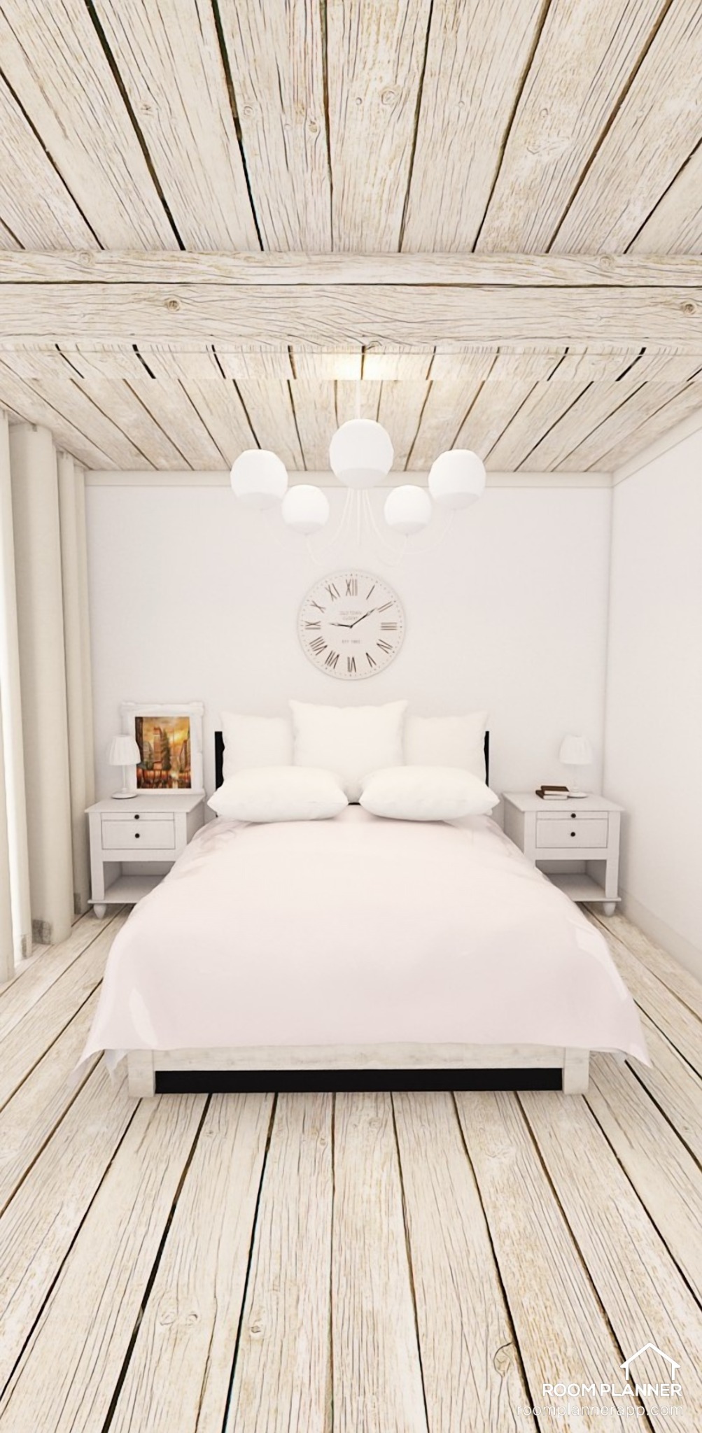 Jasna sypialnia w stylu skandynawskim z drewnianą podłogą i sufitem, białym łóżkiem i szafkami nocnymi, oświetlona lampą wiszącą i lampkami nocnymi, z zegarem na ścianie.