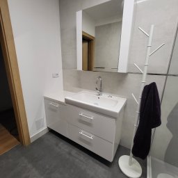 Stolarnia na wymiar - Szafka pod umywalkę oraz szafka wisząca z lustrem