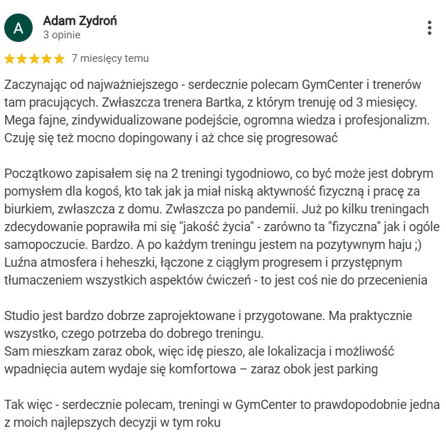 Tekstowa recenzja klienta na temat treningów w GymCenter, opisująca pozytywne doświadczenia, indywidualne podejście trenera Bartka i poprawę samopoczucia.