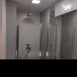 Montaż kabin prysznicowych.