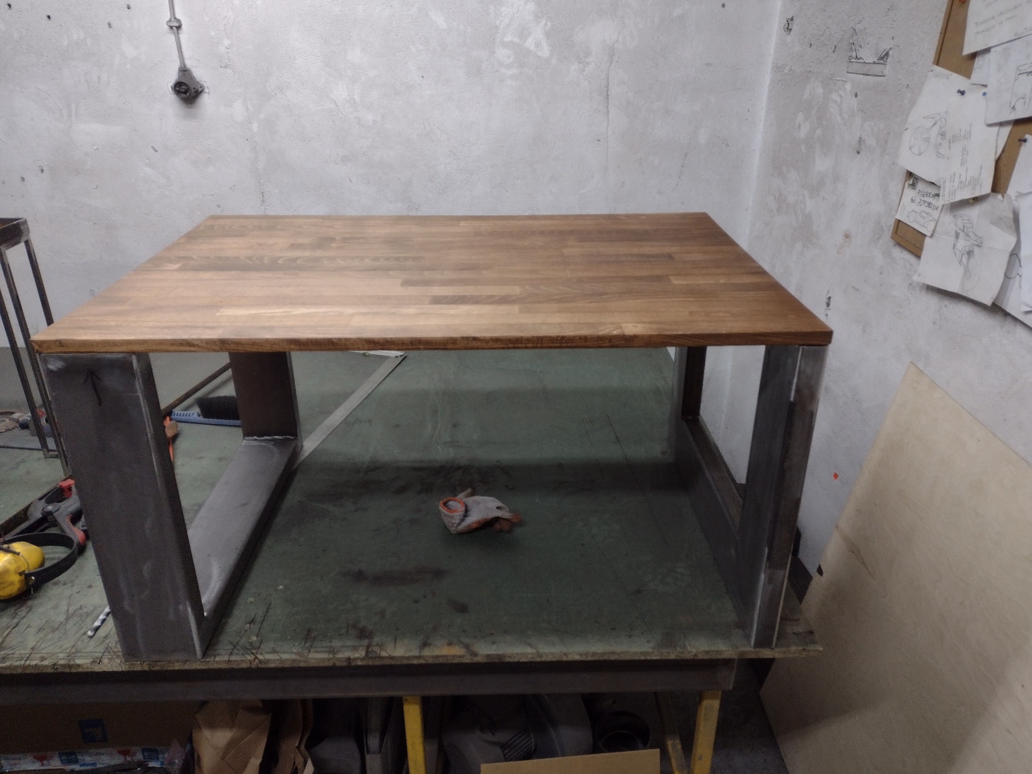 Stolik kawowy z blatem dębowym