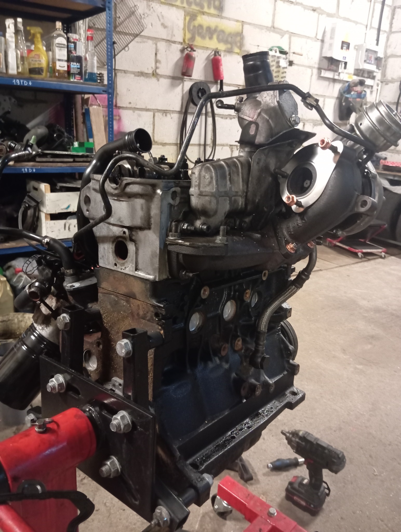 Uzbrojenie silnika 1.9TDI w osprzęt pasujący do volkswagena T4