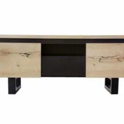 Nowoczesna szafka RTV z jasnego drewna z widocznymi słojami i czarnymi elementami konstrukcyjnymi, na niskich, kwadratowych nóżkach.