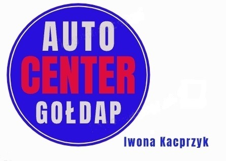 Logo Auto Center Gołdap, okrąg w kolorze niebieskim, wewnątrz napis Auto Center Gołdap w kolorach białym i czerwonym, poniżej nazwisko Iwona Kacprzyk.