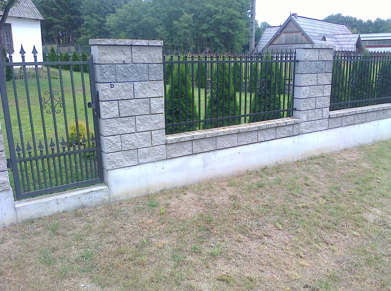 ogrodzenie murowane z pustaków łupanych