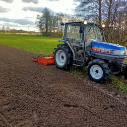 Uprawa gruntu glebogryzarka separacyjną pod trawnik