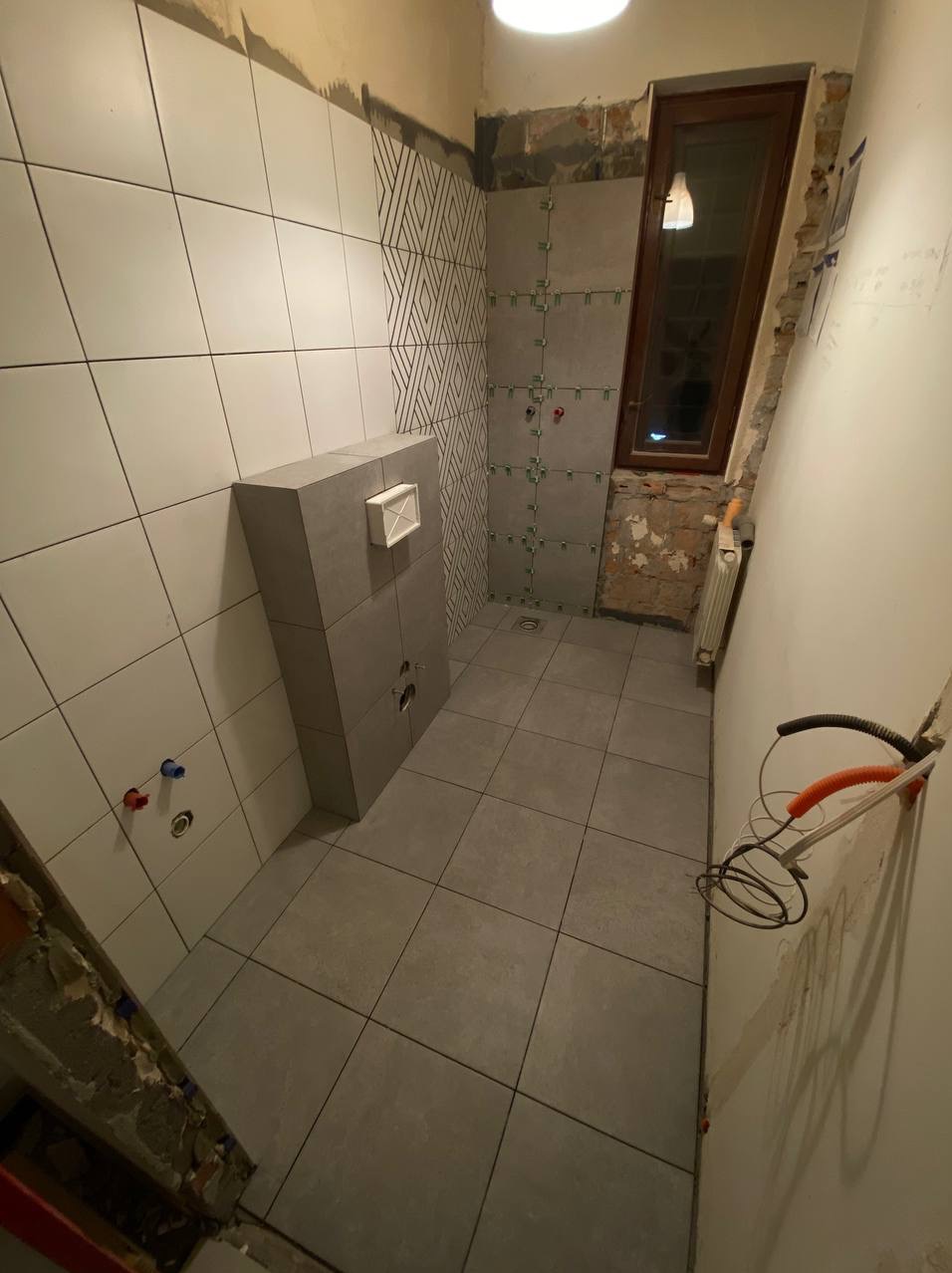 Łazienka w trakcie remontu.