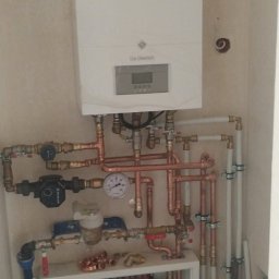 Montaż kotła gazowego wraz z instalacją gazową.