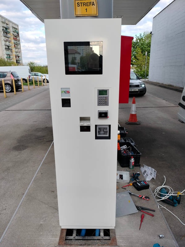 Montaż płatomatu wraz z instalacją elektryczną.