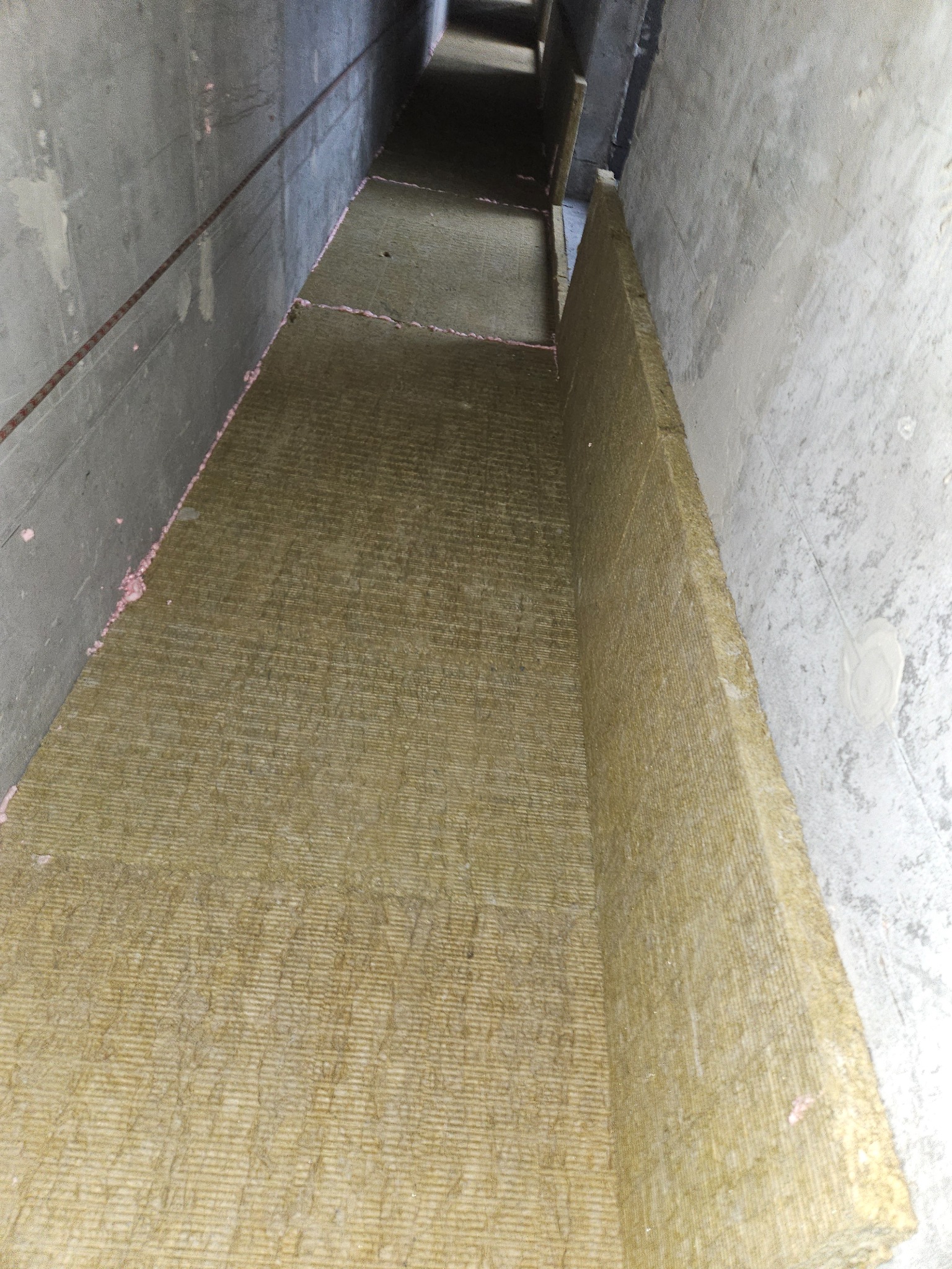 Klejenie wełny w szachcie