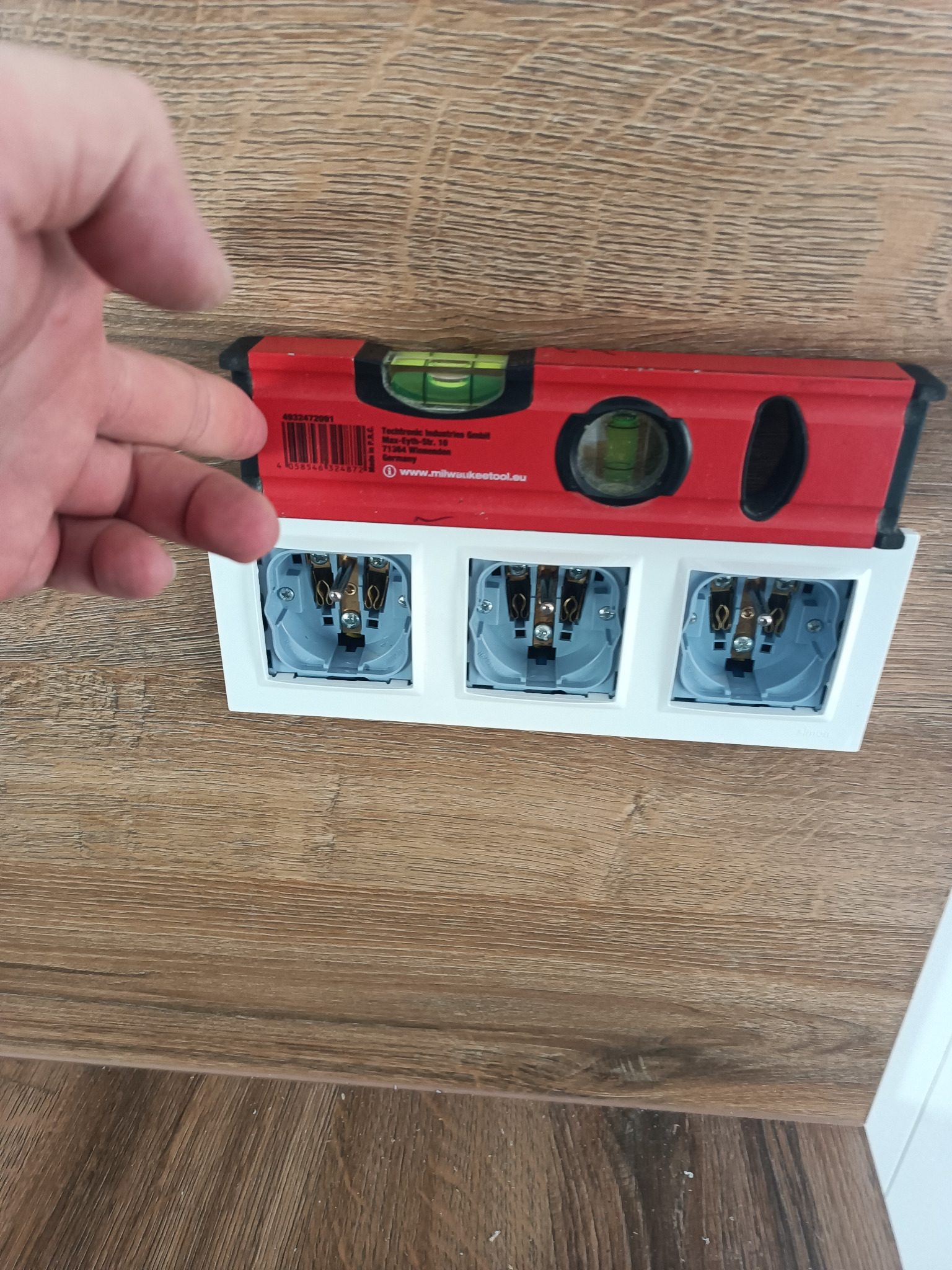 Precyzja w montażu osprzętu to podstawa.