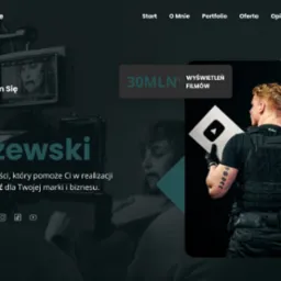 Strona internetowa twórcy internetowego z interaktywnymi elementami i ukrytymi funkcjami, widoczny operator kamery z profesjonalnym sprzętem, logo firmy Phantom Frame w lewym górnym rogu.