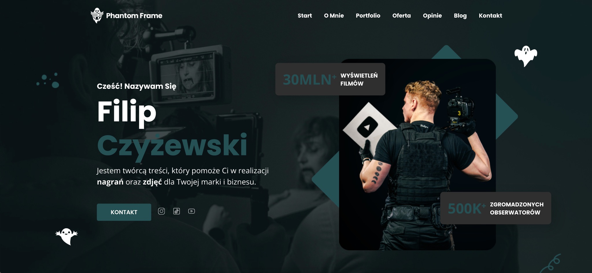 Strona internetowa twórcy internetowego z interaktywnymi elementami i ukrytymi funkcjami, widoczny operator kamery z profesjonalnym sprzętem, logo firmy Phantom Frame w lewym górnym rogu.