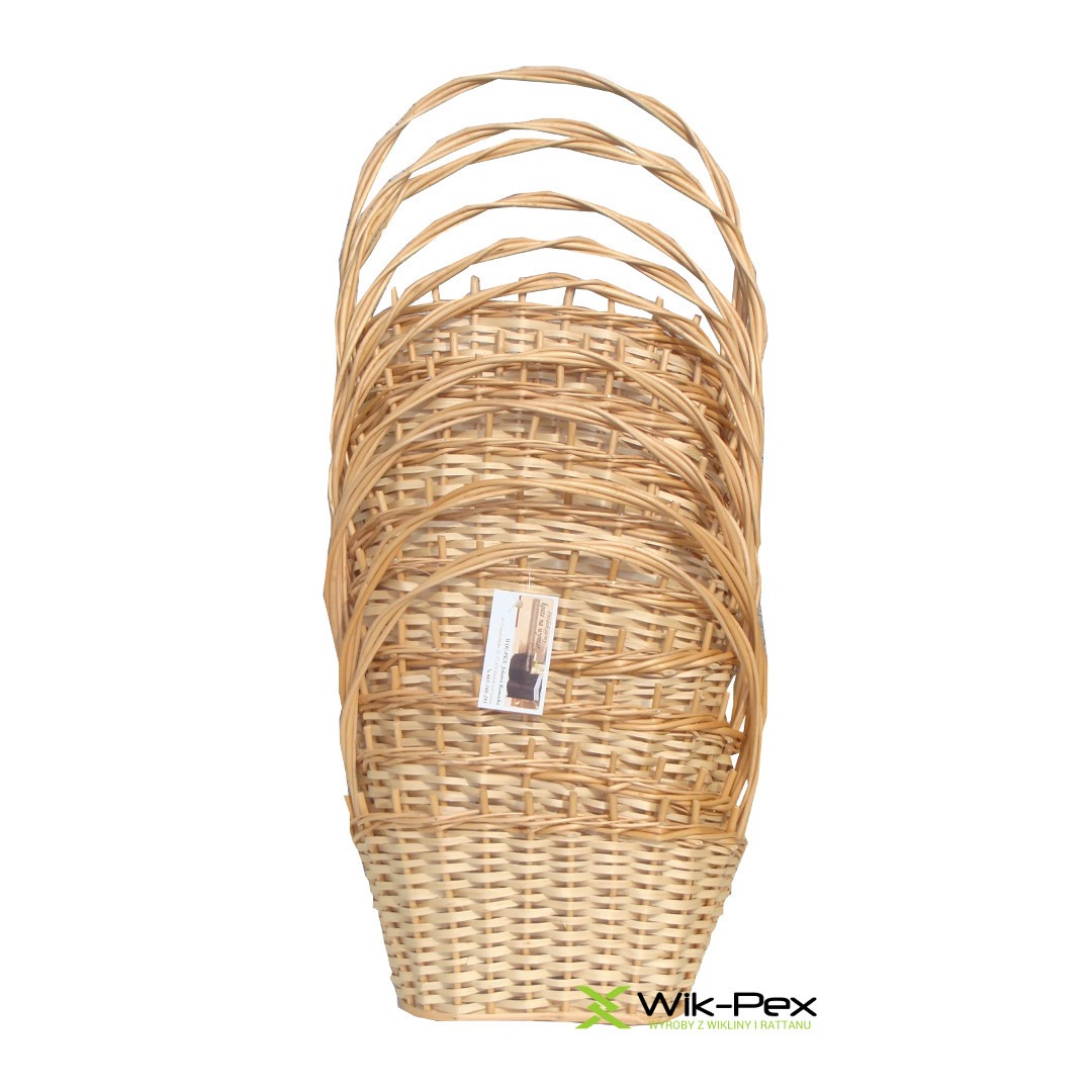 Stos wiklinowych koszy z uchwytami, etykieta producenta Wik-Pex widoczna na jednym z koszy.