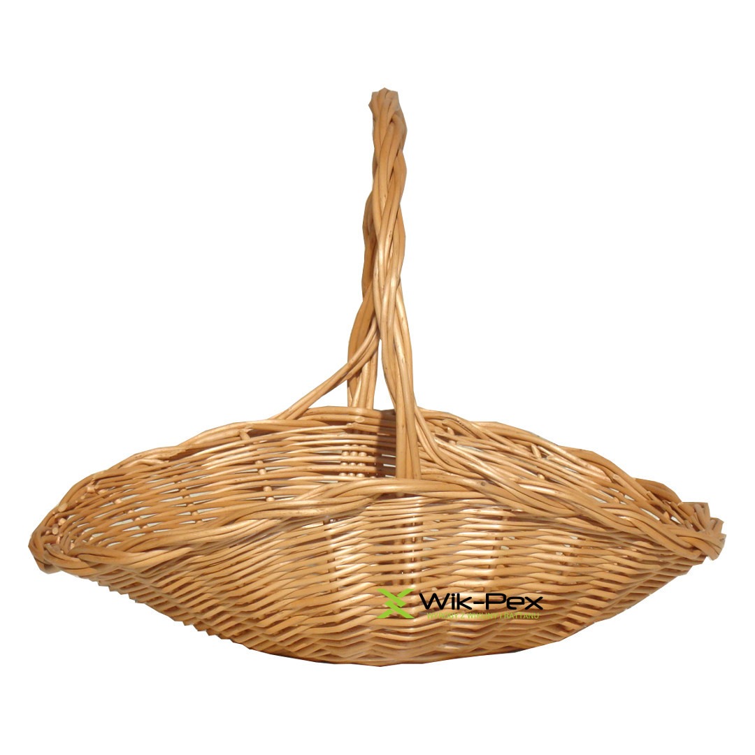 Owalny, wiklinowy kosz z plecioną rączką na białym tle, z widocznym zielonym logo 'Wik-Pex' na boku.