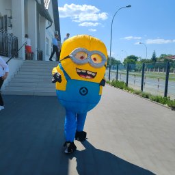 GD Play wynajem dmuchańców, piana party, fotobudka 360 - Minionek :) animacje dla dzieci mogą uczyć, bawić i cieszyć jak ten minionek. Taki strój można też wynająć.