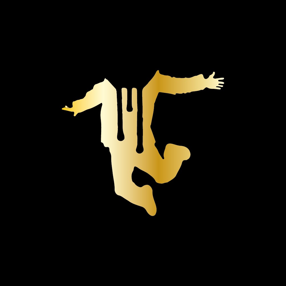 Złota, stylizowana sylwetka osoby w ruchu, z elementami przypominającymi krople farby lub wody, na czarnym tle.