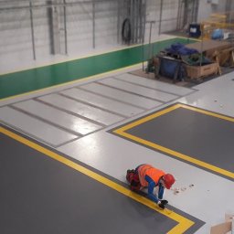 Posadzka żywiczna w zakładzie 800m2