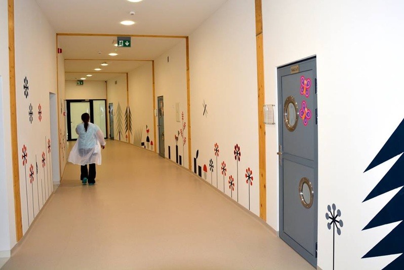 Posadzka żywiczna w szkole