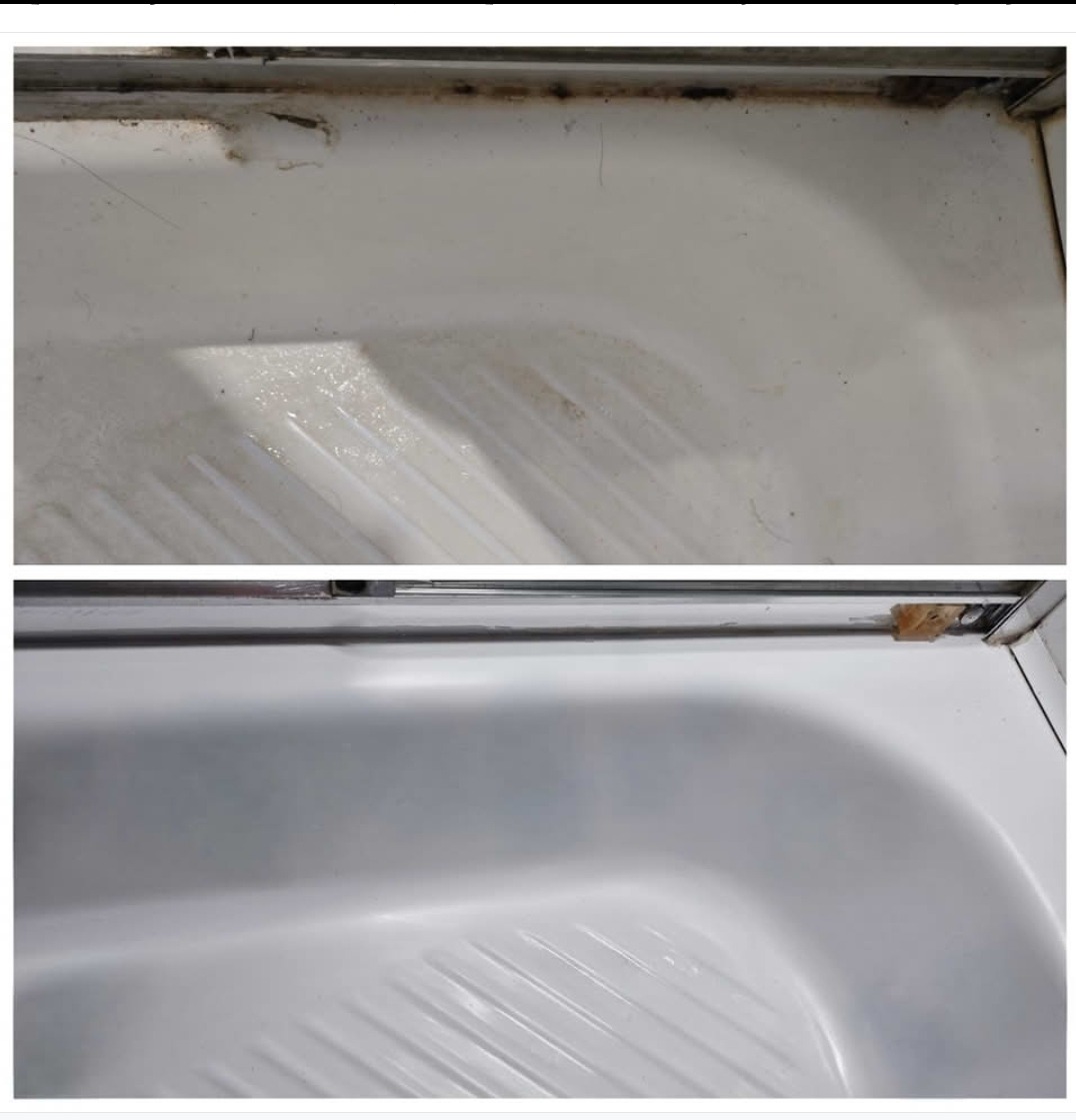Zdjęcie 'przed i po' czyszczenia brodzika kabiny prysznicowej w Starym Luboszu, ukazujące usunięcie pleśni i osadów z mydła.