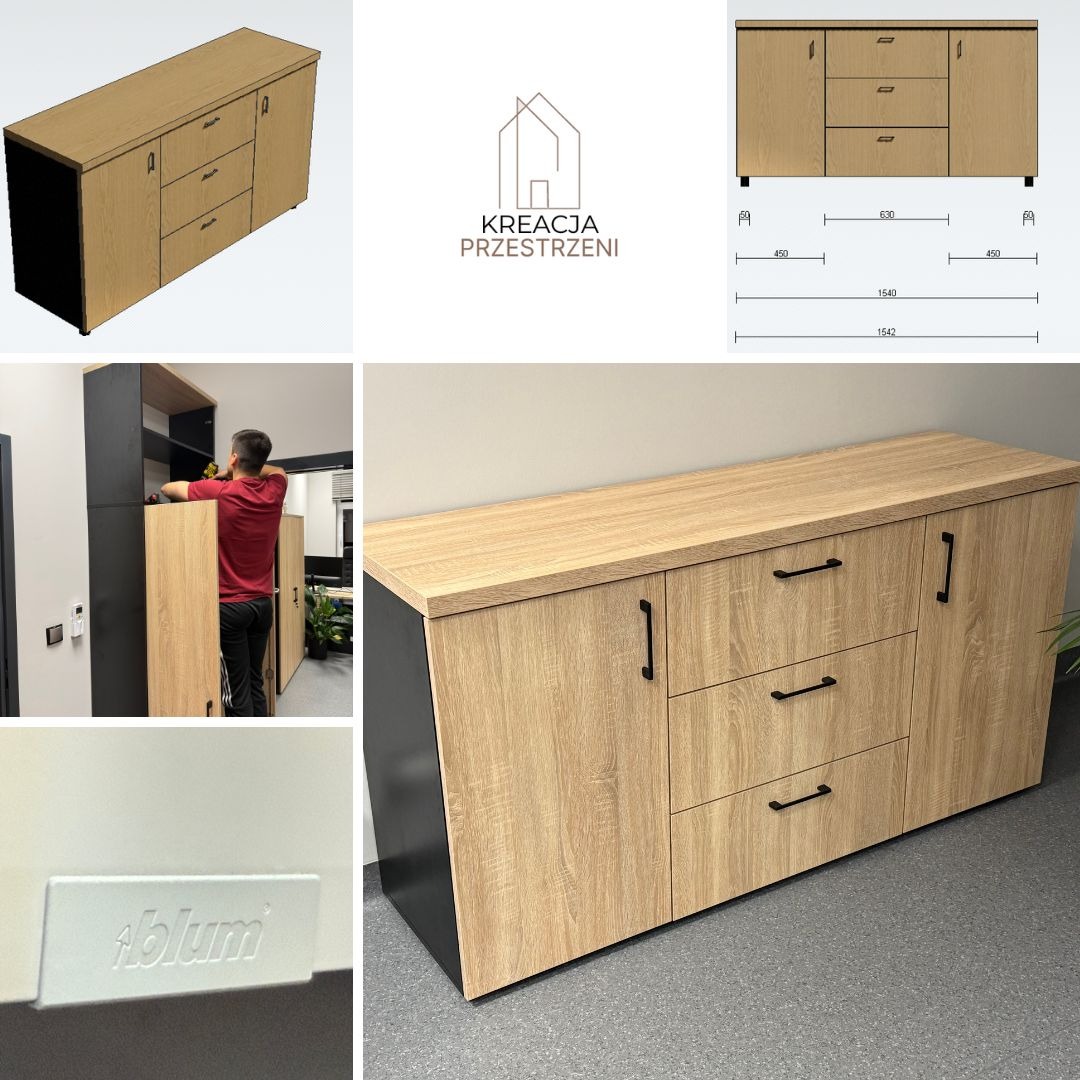 Komoda biurowa w kolorze dębu sonoma z czarnymi bokami i uchwytami, widoczne trzy szuflady i dwoje drzwi, na jednej z fotografii widoczny montaż mebla oraz logo firmy Blum.