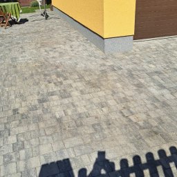 Układanie kostki brukowej Reda 4