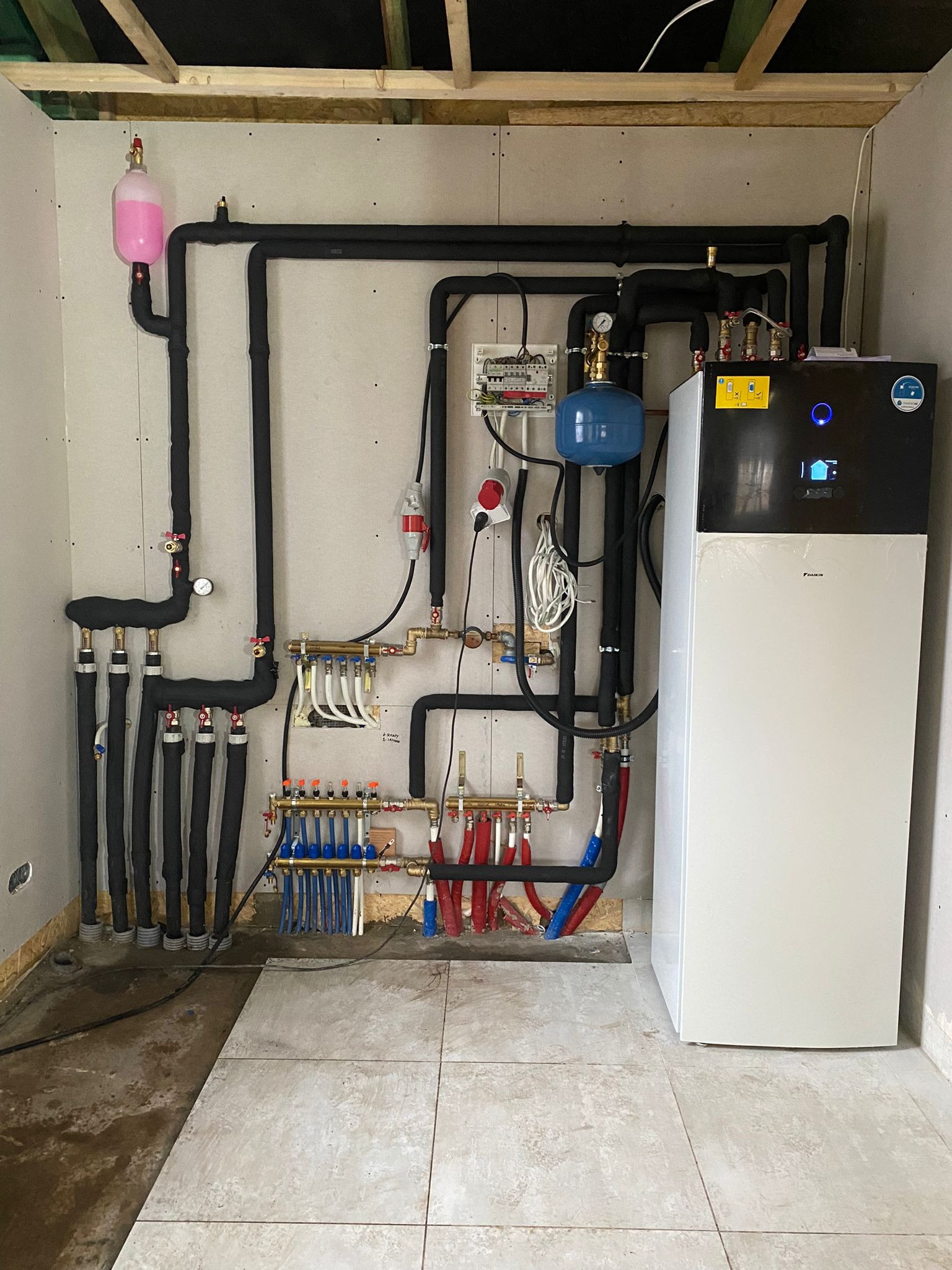 17-210 Narew, pompa ciepła Daikin 6kW gruntowa EGSAH06D9W