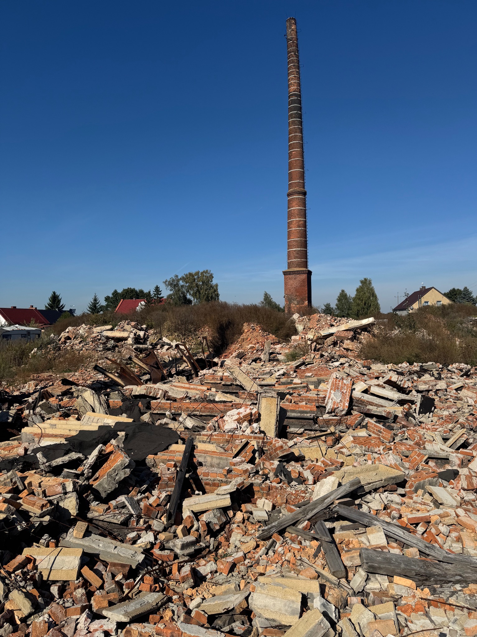 Wyburzenie budynku starej cegielni