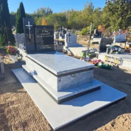 Granit viscont white + czarny posadzka granit płomieniowany bianco crystal