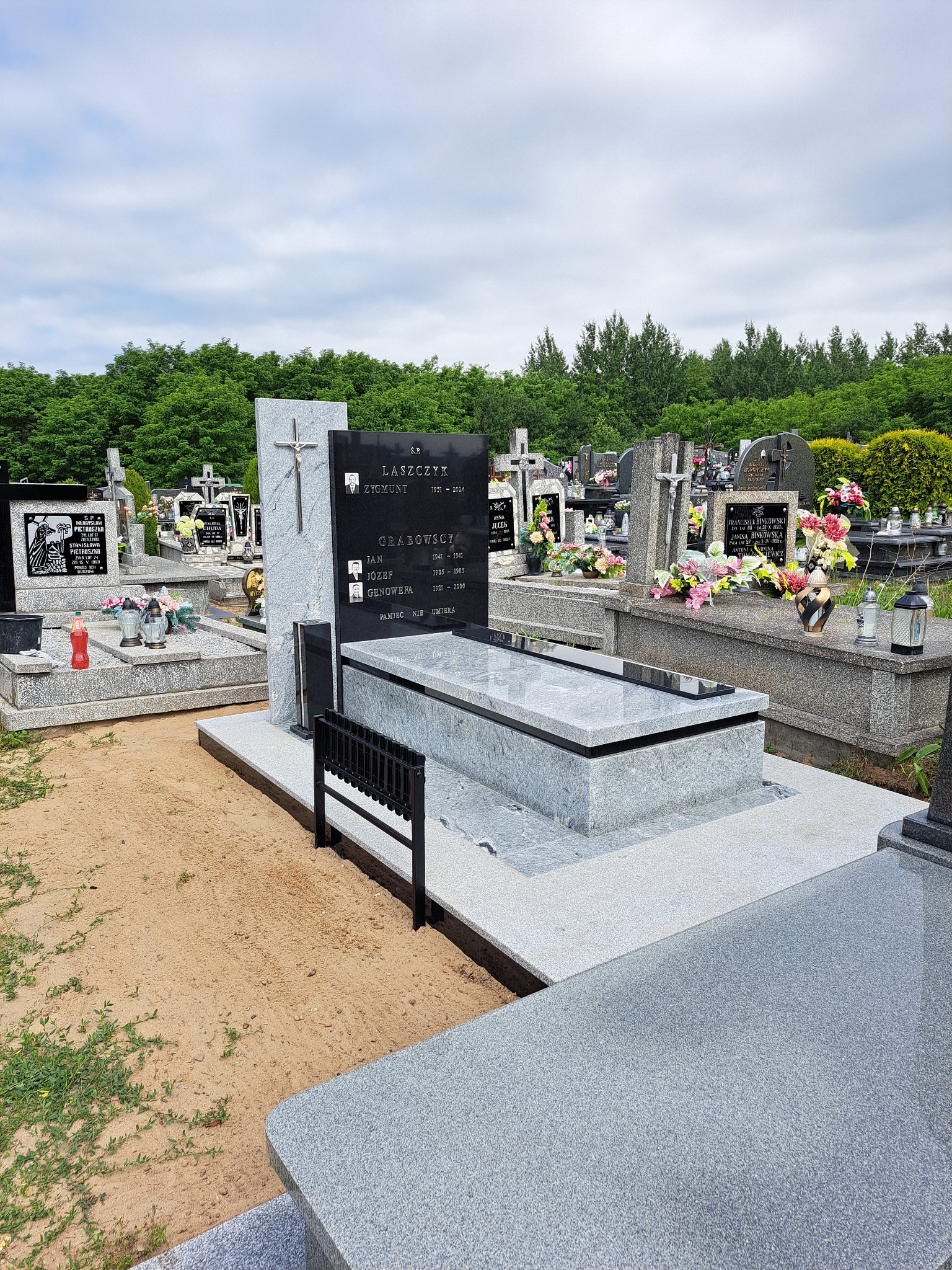 Granit black premium + viscont white