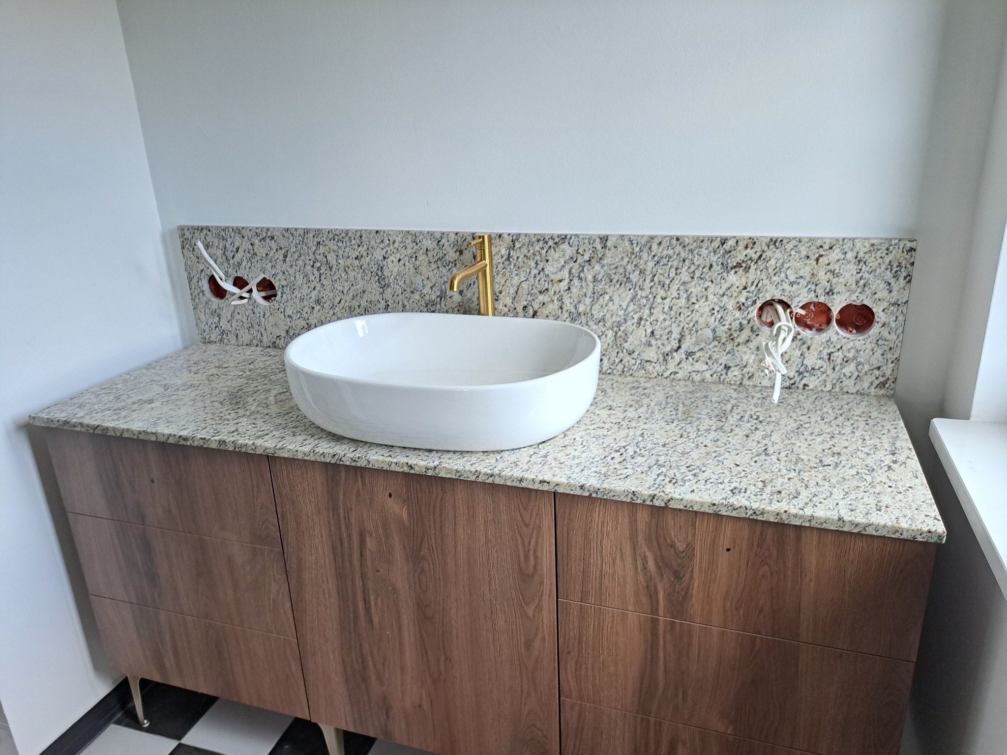 Blaty kuchenne, łazienkowe, parapety Granit Santa Margarita