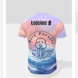 Wizualizacja koszulki z nadrukiem dla klubu Morsów 'Łojciec B', z grafiką przedstawiającą morsa w kole z napisem 'Mors Ferajna Mysłowice', na tle z efektem akwareli w odcieniach różu, fioletu...
