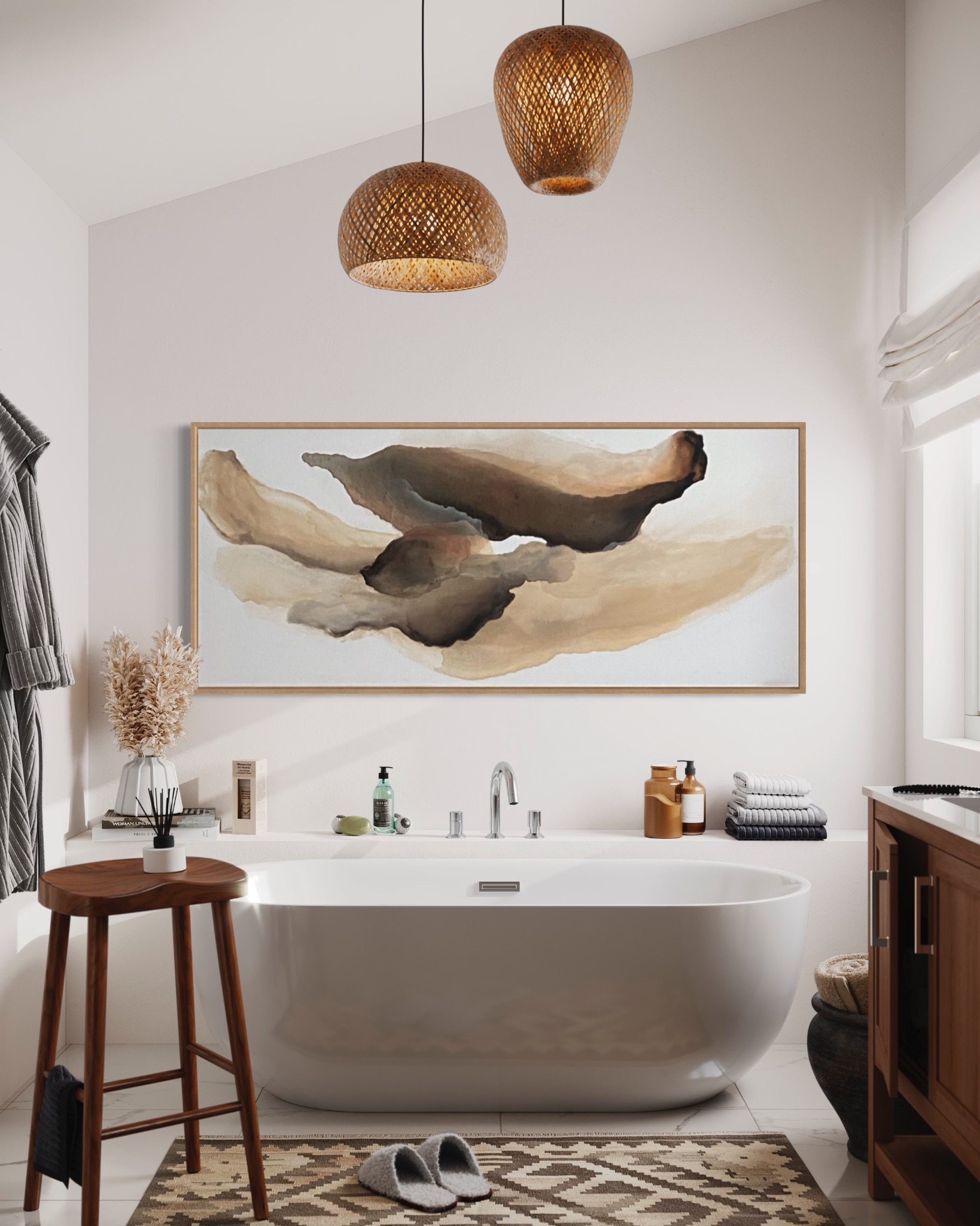 Nowoczesna łazienka z wolnostojącą wanną, nad którą wisi abstrakcyjny obraz w beżowo-brązowych tonacjach, oświetlona dwiema plecionymi lampami.