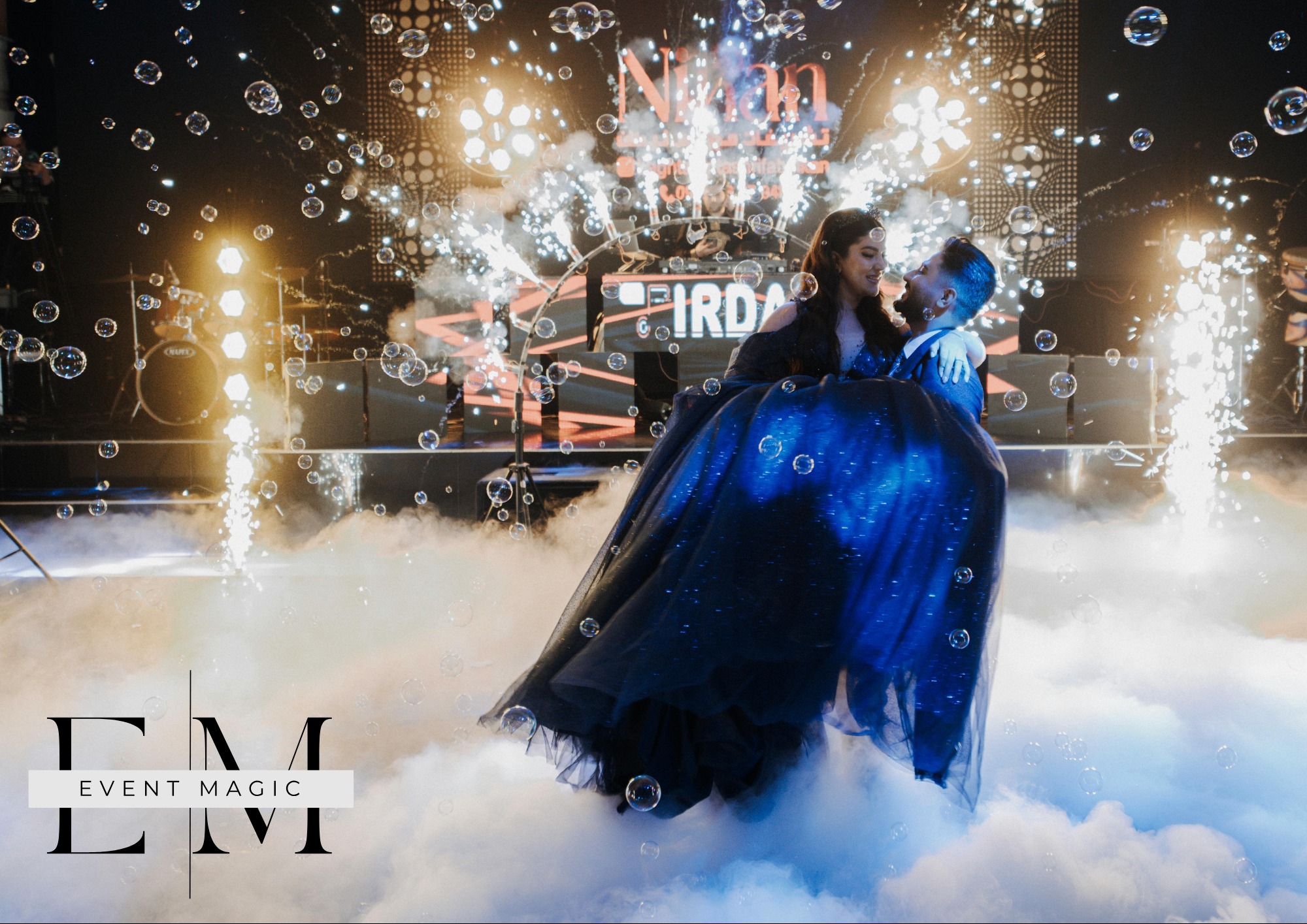 Fontanny iskier + ciężki dym