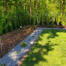 Rabatka, połączona kora z kamieniami