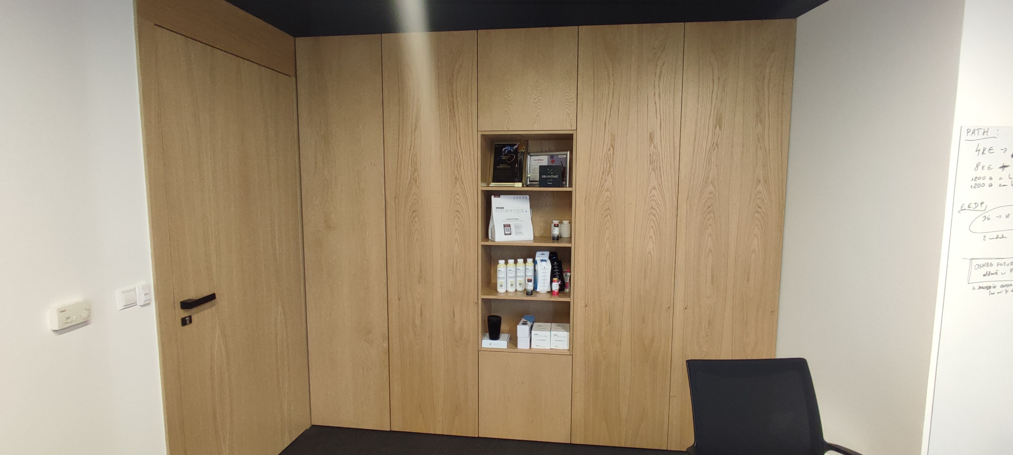 Szafa biurowa fornirowana