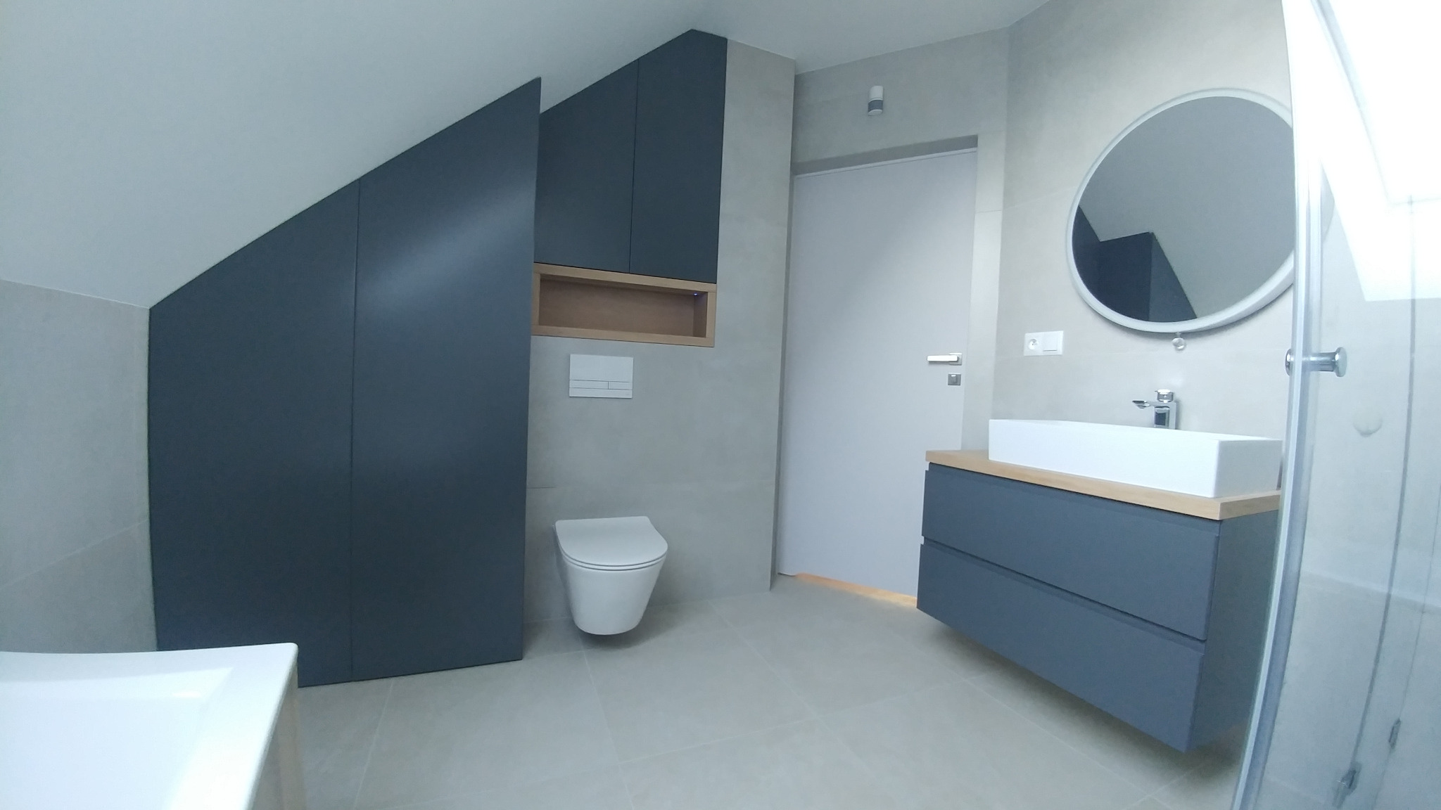 Zabudowa łazienkowa lakierowana