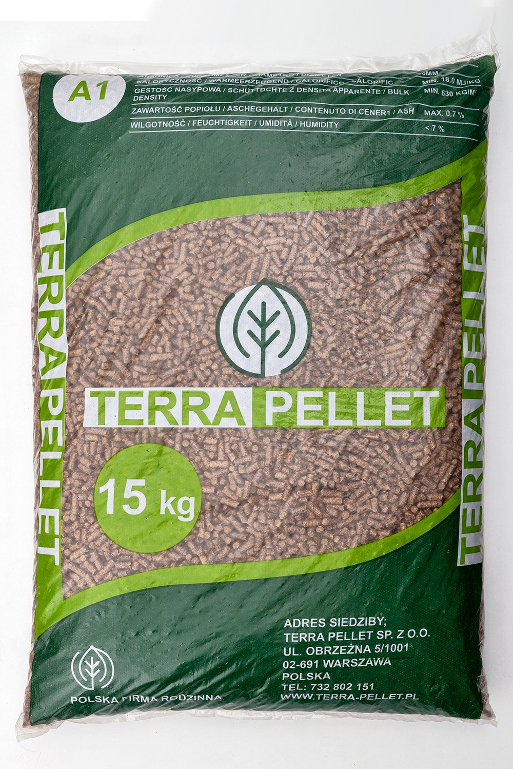 Worek 15 kg pelletu drzewnego Terra Pellet klasy A1, z widocznym logo firmy i informacjami o parametrach produktu, na białym tle.
