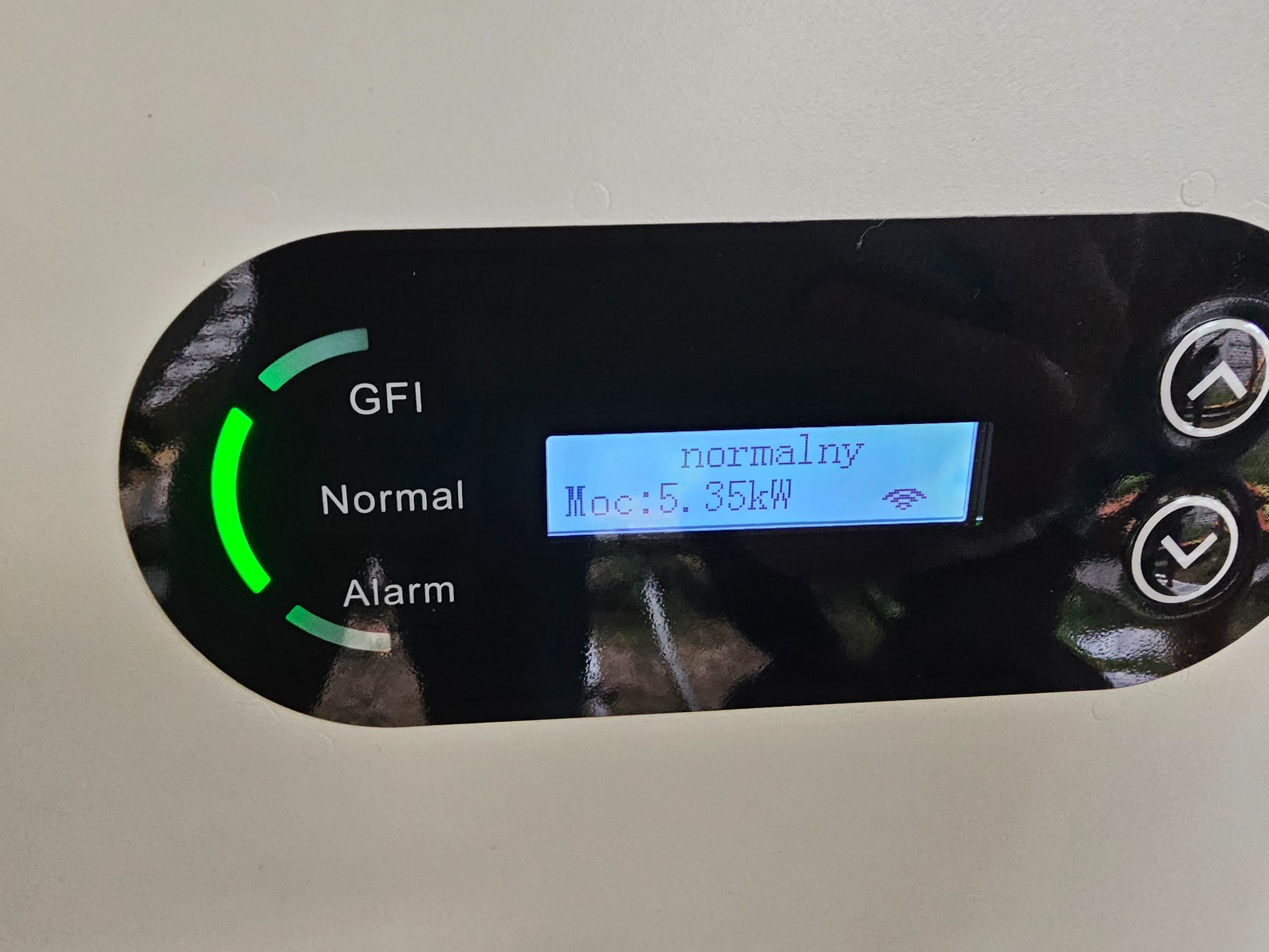 Działanie małego falownika PV