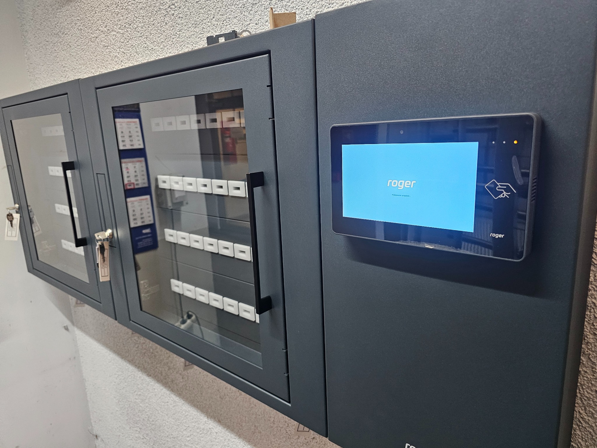 Elektroniczny depozytor kluczy Roger Racs 5