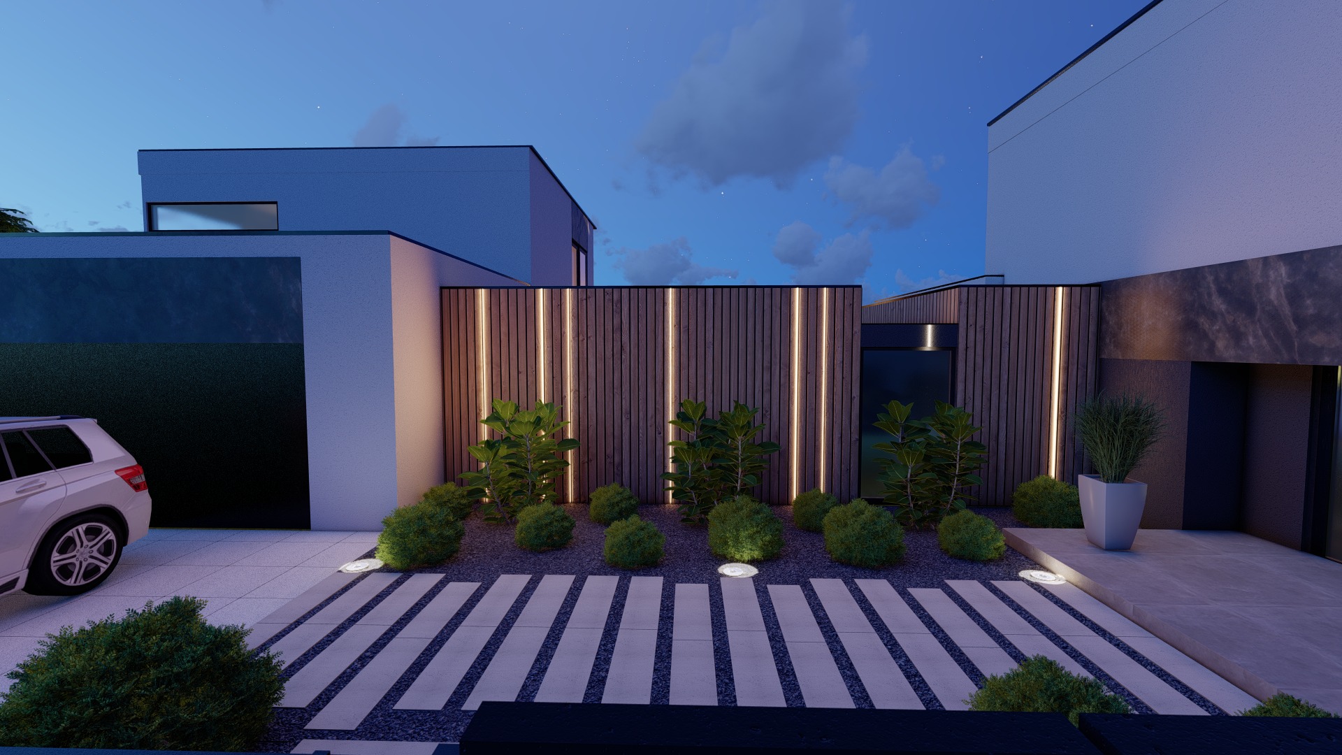 Nowoczesny ogród nocą z podświetlanymi roślinami i drewnianym panelem z pionowymi lampami, biały samochód zaparkowany obok.