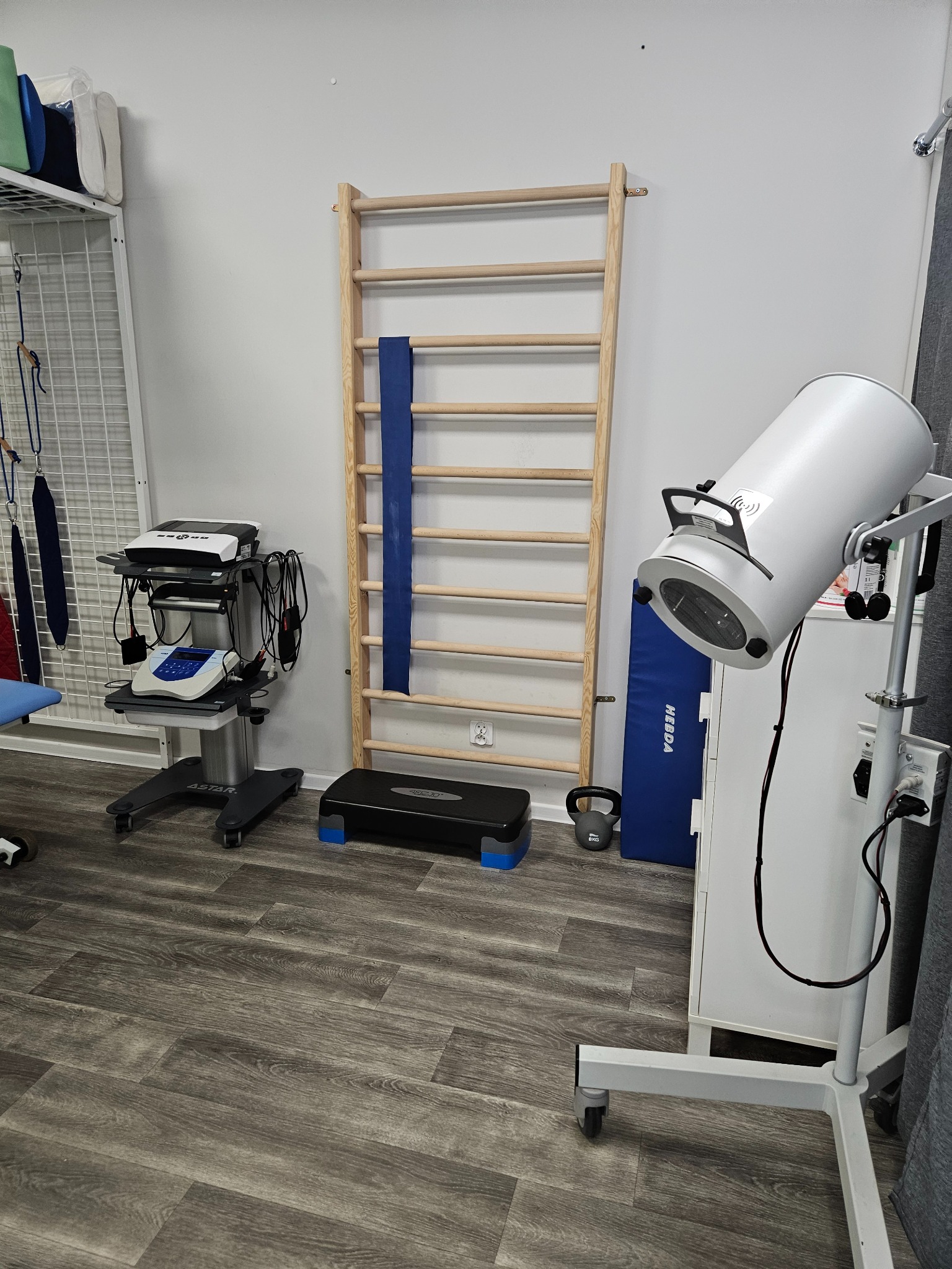 Solux, drabinka i dodatkowy sprzęt do pracy z pacjentem