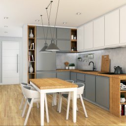 MASS STUDIO - Wizualizacja jasnej, nowoczesnej kuchni z drewnianym stołem i białymi krzesłami, szarymi szafkami i drewnianymi akcentami, oświetlona trzema lampami wiszącymi w stylu industrialnym.