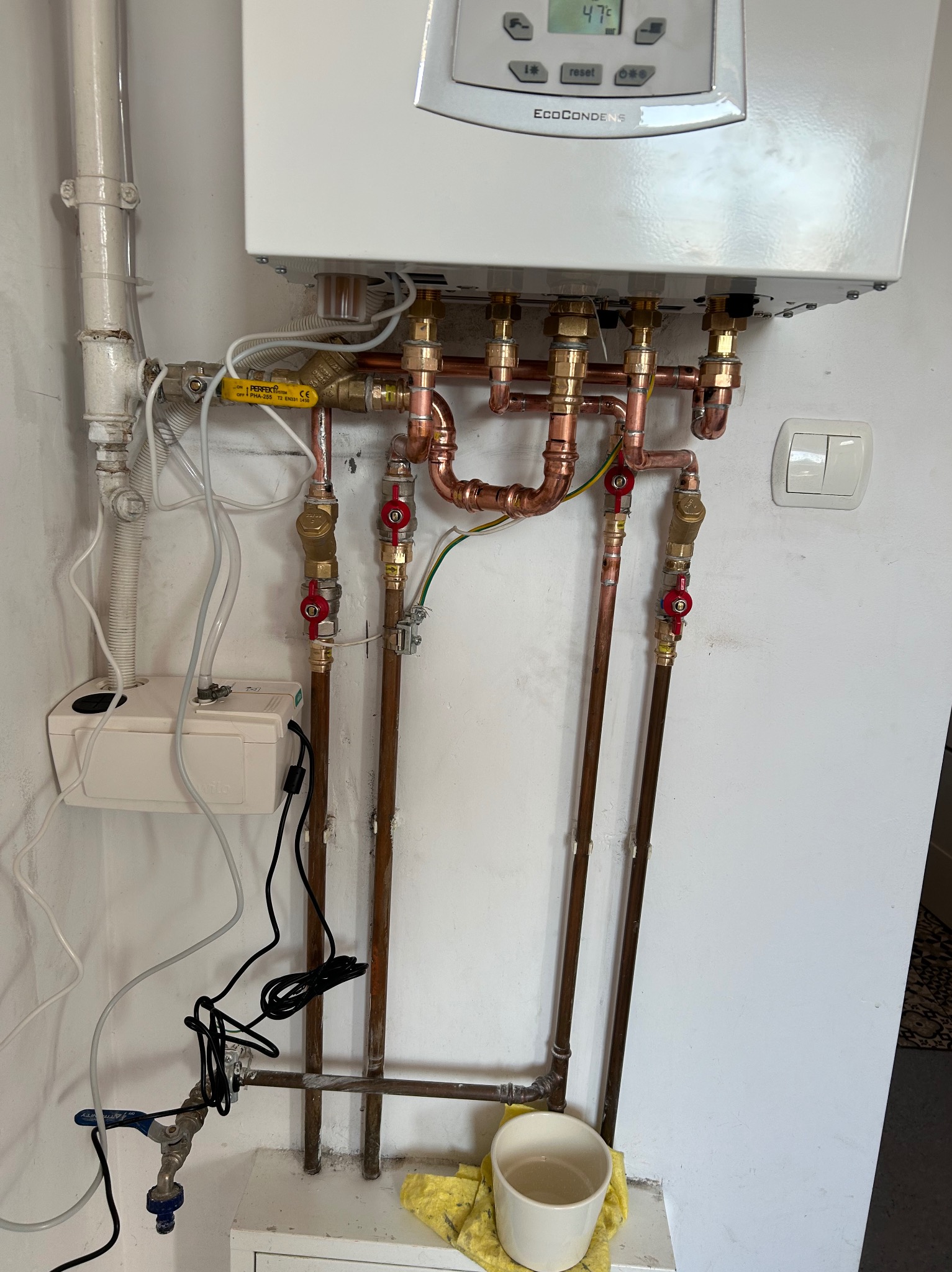 I kolejny motaz pieca Termet z rozwiązaniem odprowadzania skroplin pa:papka skroplin