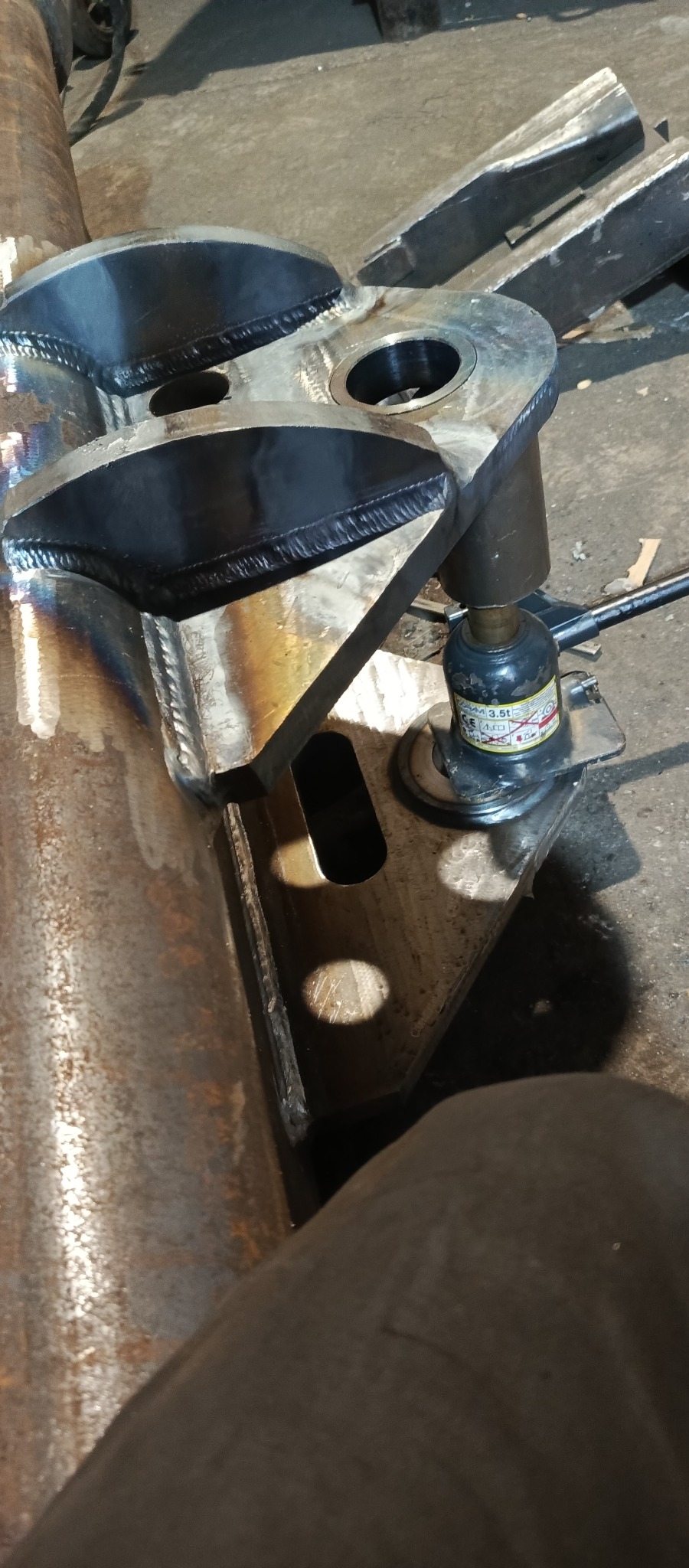 Prostowanie różnych elementów ze stali , metoda palnikową itp