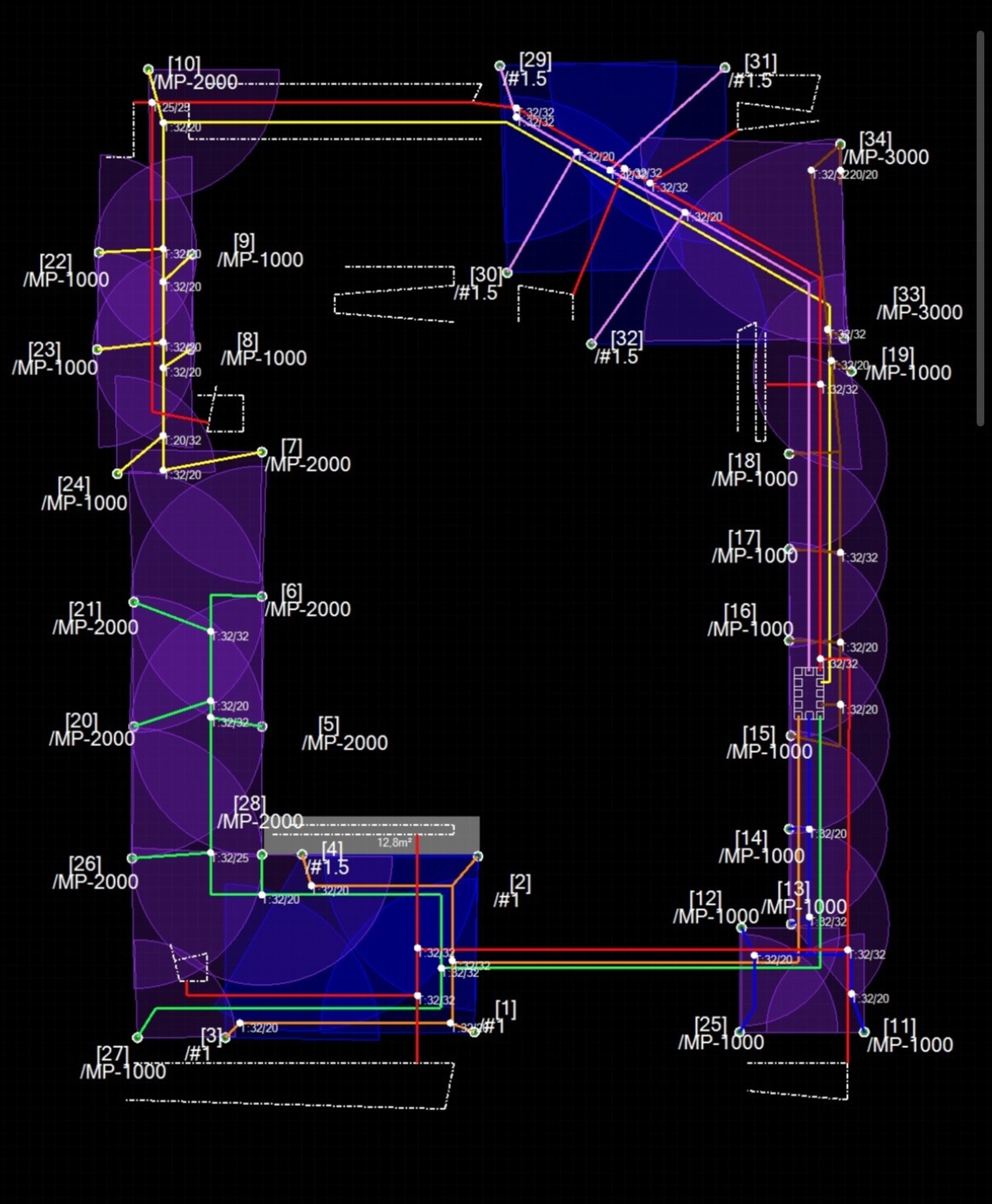 Plan instalacji nawadniania ogrodu z zaznaczonymi punktami i liniami rozprowadzającymi wodę, widok z góry, schemat instalacji z opisami technicznymi.