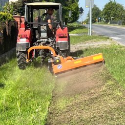 Mulczowanie zarośli i nieużytków – szybkie porządkowanie dużych powierzchni.