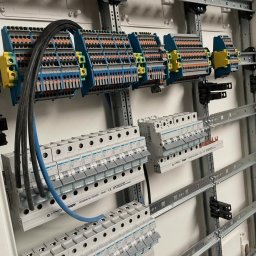 Usługi Elektryczne Czapelski Maciej - Rewelacyjna Instalacja Domofonu w Domu Jednorodzinnym Jawor