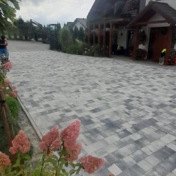 Układanie kostki brukowej Milówka 3